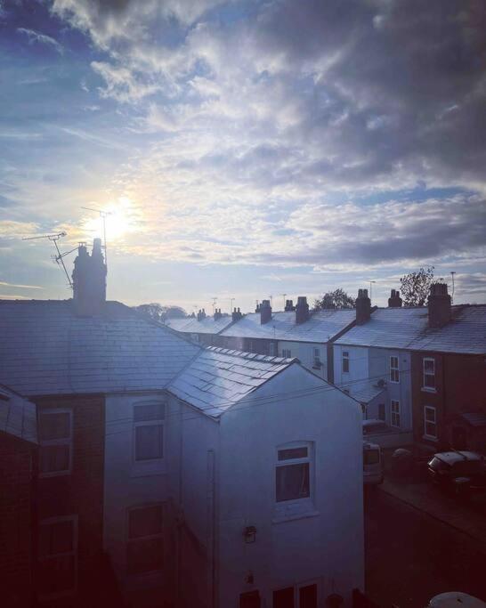 Chester/Handbridge Sleeps 9 + Netflix Hough Green Extérieur photo